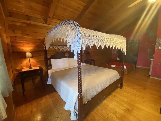 Honeymoon room 